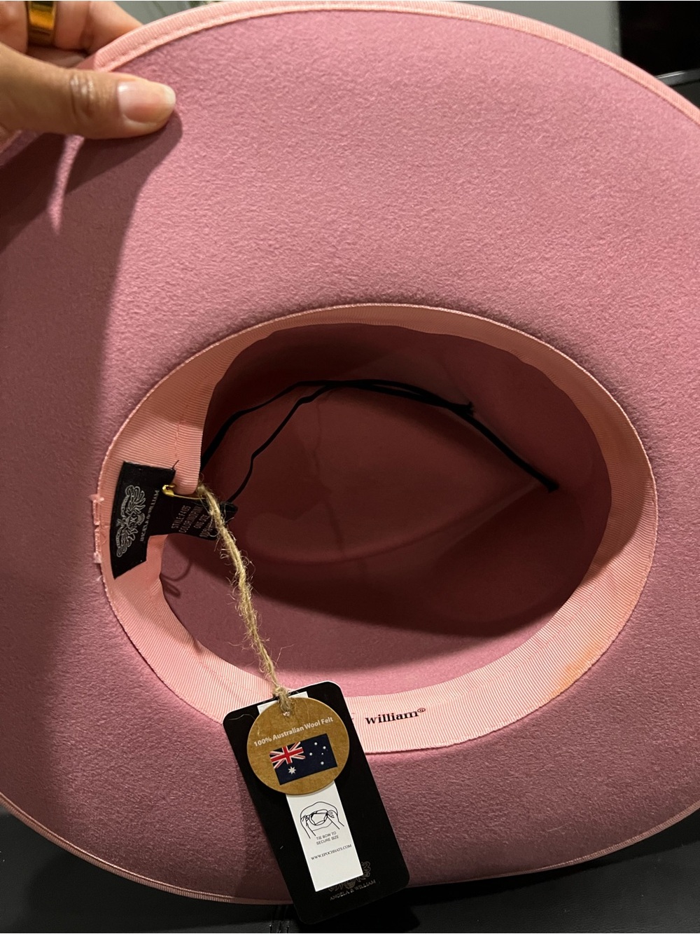 Angela & Willam pink woman's hat - Picture 4 of 10
